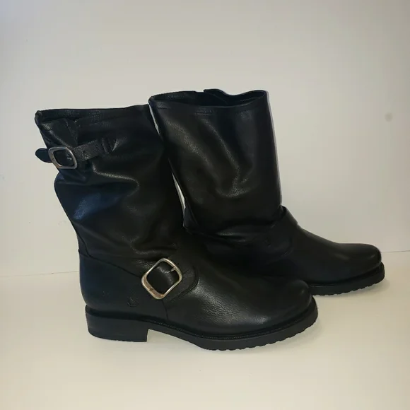 NWOT Frye Veronica Short Boots in Black - Picture 3 of 17